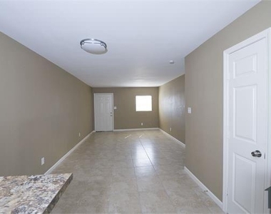 1502 Oleander - Photo Thumbnail 6
