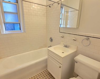 West 13 Street - Photo Thumbnail 5