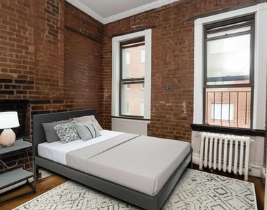 East 23 Street - Photo Thumbnail 3