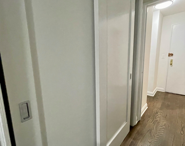 East 56th Street - Photo Thumbnail 7