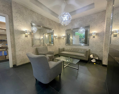 East 56th Street - Photo Thumbnail 10