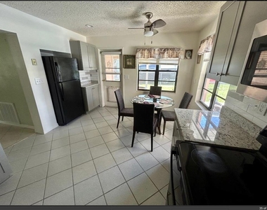 3303 Minnow Creek Drive - Photo Thumbnail 7