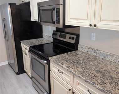 6394 Banyan Boulevard - Photo Thumbnail 5