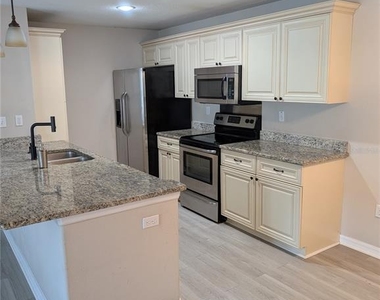 6394 Banyan Boulevard - Photo Thumbnail 8