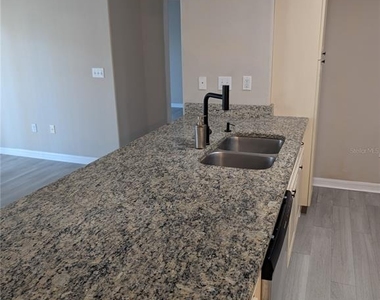 6394 Banyan Boulevard - Photo Thumbnail 6