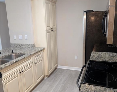 6394 Banyan Boulevard - Photo Thumbnail 7