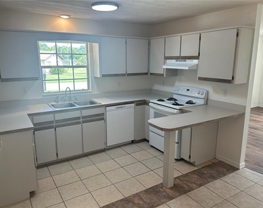 54 Ivy Lane - Photo Thumbnail 12