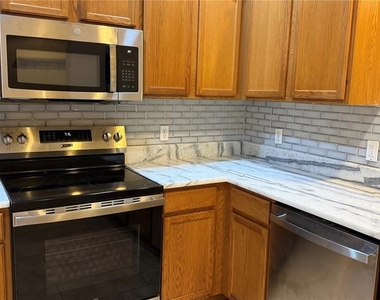 4135 Bismarck Palm Drive - Photo Thumbnail 7