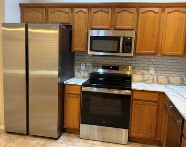 4135 Bismarck Palm Drive - Photo Thumbnail 6