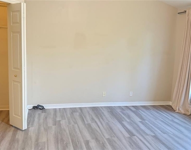 4135 Bismarck Palm Drive - Photo Thumbnail 19