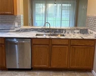4135 Bismarck Palm Drive - Photo Thumbnail 9