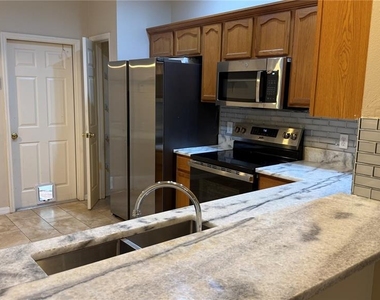 4135 Bismarck Palm Drive - Photo Thumbnail 8