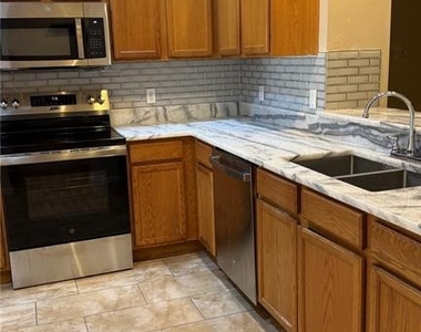 4135 Bismarck Palm Drive - Photo Thumbnail 5