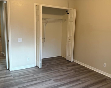 4135 Bismarck Palm Drive - Photo Thumbnail 29