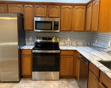 4135 Bismarck Palm Drive - Photo Thumbnail 4