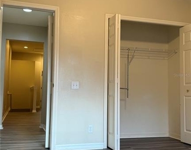 4135 Bismarck Palm Drive - Photo Thumbnail 28