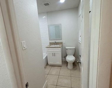 10123 N 11th Street - Photo Thumbnail 14