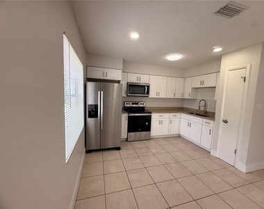 10123 N 11th Street - Photo Thumbnail 10