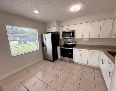 10123 N 11th Street - Photo Thumbnail 8