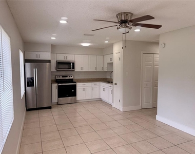 10123 N 11th Street - Photo Thumbnail 5