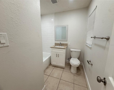 10123 N 11th Street - Photo Thumbnail 15