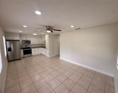 10123 N 11th Street - Photo Thumbnail 2