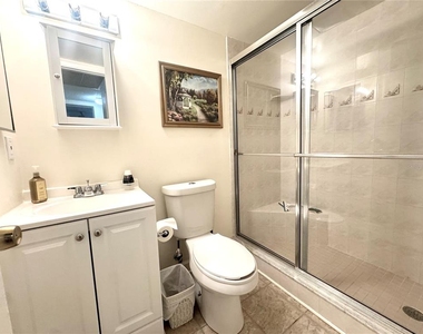 7701 Starkey Road - Photo Thumbnail 12