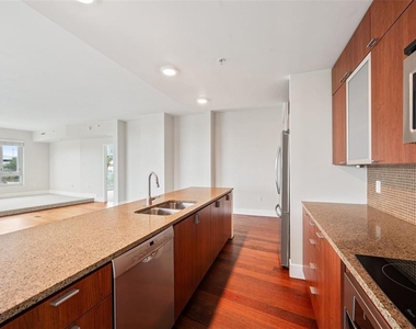 912 Channelside Drive - Photo Thumbnail 10