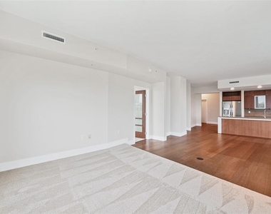 912 Channelside Drive - Photo Thumbnail 4