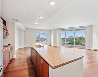 912 Channelside Drive - Photo Thumbnail 11