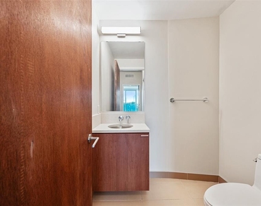 912 Channelside Drive - Photo Thumbnail 33