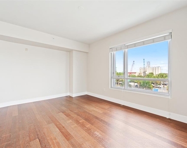 912 Channelside Drive - Photo Thumbnail 6