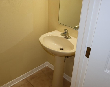 3019 Pointeview Drive - Photo Thumbnail 16
