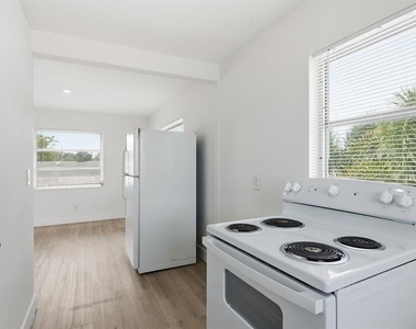 2837 18th Avenue N - Photo Thumbnail 10