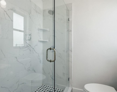 2837 18th Avenue N - Photo Thumbnail 14
