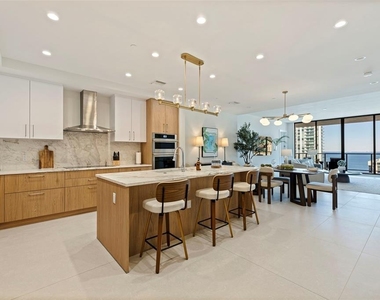 275 1st Avenue S - Photo Thumbnail 4
