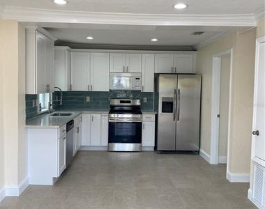 7224 1/2 Coquina Way - Photo Thumbnail 6