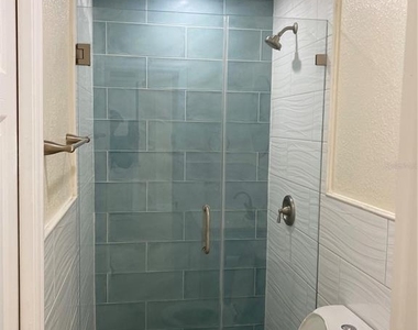 7224 1/2 Coquina Way - Photo Thumbnail 10