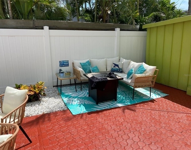 7224 1/2 Coquina Way - Photo Thumbnail 15