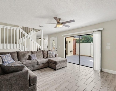 8114 Oak Trace Way - Photo Thumbnail 2
