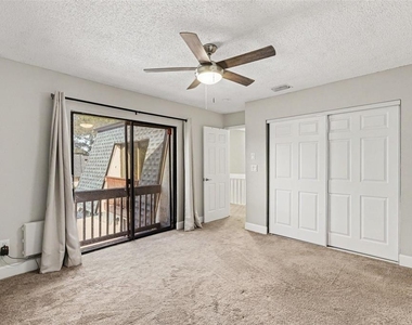 8114 Oak Trace Way - Photo Thumbnail 10
