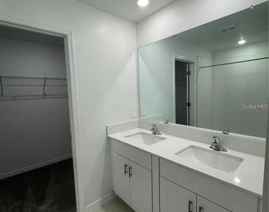 11531 Radiant Shore Loop - Photo Thumbnail 4