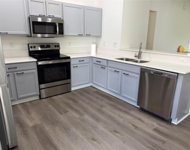 11340 Southwind Lake Drive - Photo Thumbnail 12