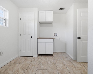 1201 S Lincoln Avenue - Photo Thumbnail 21