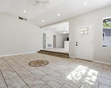 1201 S Lincoln Avenue - Photo Thumbnail 4