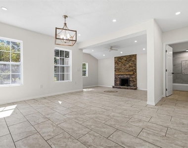 1201 S Lincoln Avenue - Photo Thumbnail 10