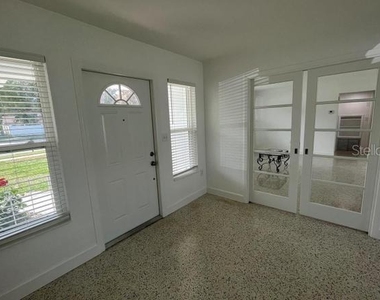 305 N Hercules Avenue - Photo Thumbnail 2