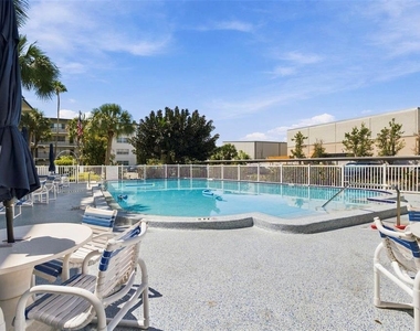 2525 W Bay Drive - Photo Thumbnail 27