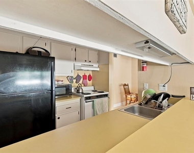 2525 W Bay Drive - Photo Thumbnail 13