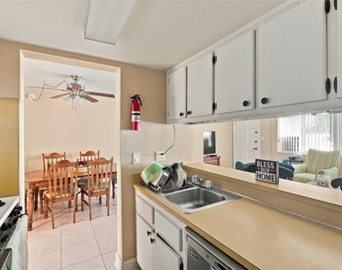 2525 W Bay Drive - Photo Thumbnail 15